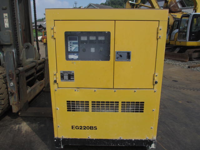 コマツ　KOMATSU　ディーゼル発電機　EGS1200　1/20　スケール コマツ KOMATSU ディーゼル発電機 EGS1200 1/20 スケール - メルカリ
